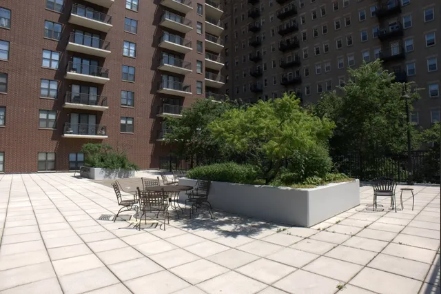 $390,000 | 41 East 8th Street, Unit 1702, Chicago, IL 60605