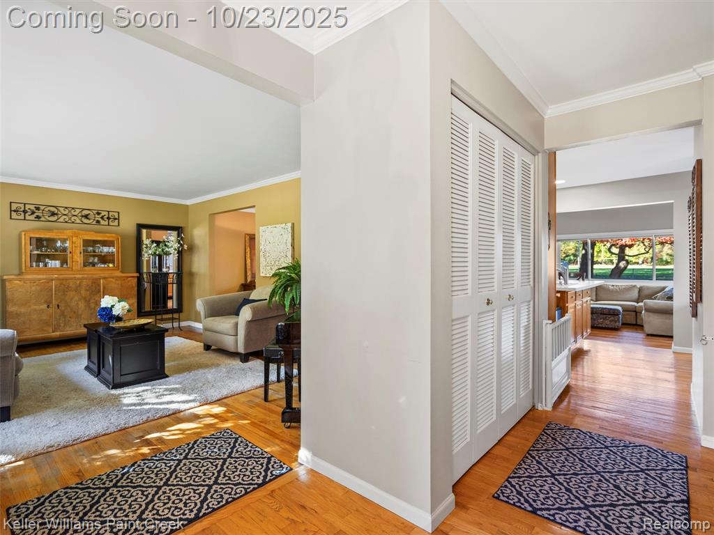 2152 Avoncrest Drive Rochester Hills, MI 48309 - Photo 7 of 42