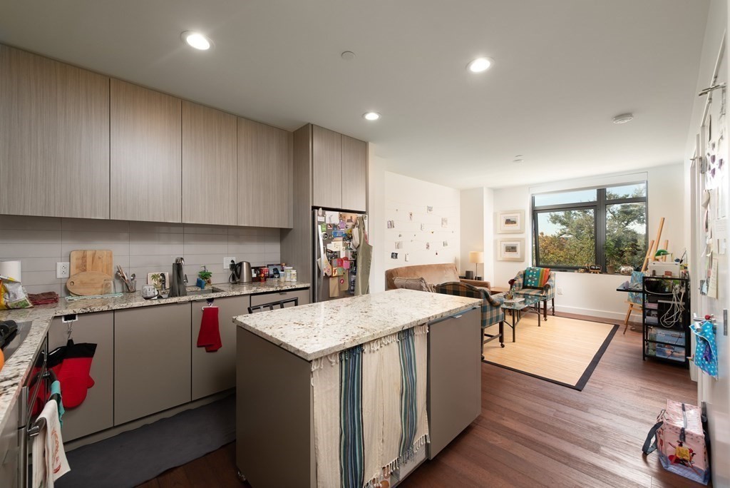 80 Fenwood Road, Unit 610 Boston, MA 02115 - Photo 2 of 18 Gallery Image 2