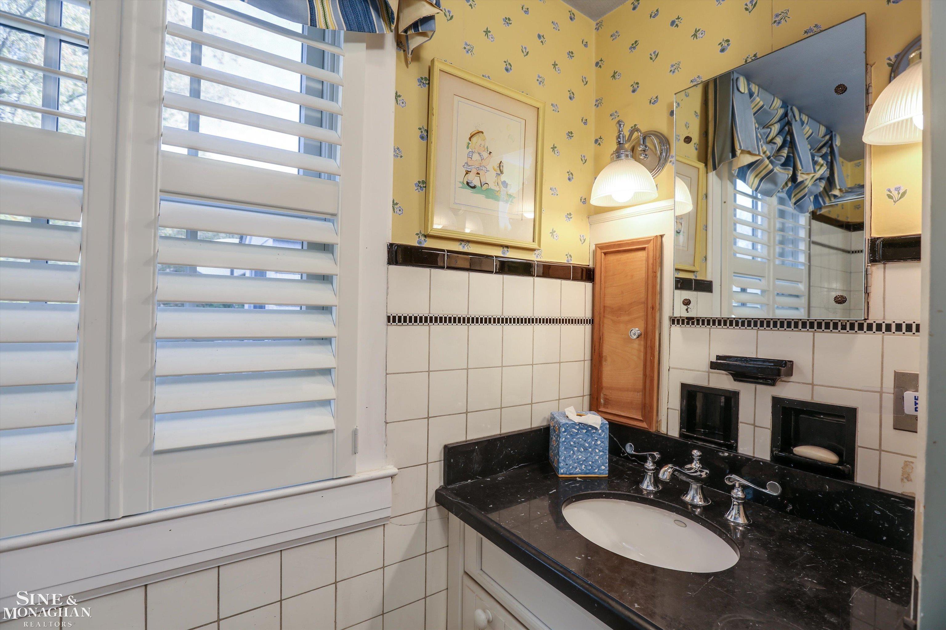 274 Lewiston Road Grosse Pointe Farms, MI 48236 - Photo 27 of 55