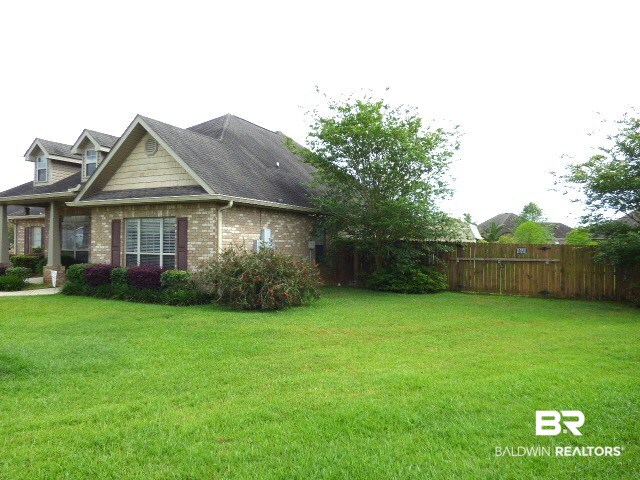 25176 Mount Vernon Court Daphne, AL 36526 - Photo 23 of 34 Front side yard