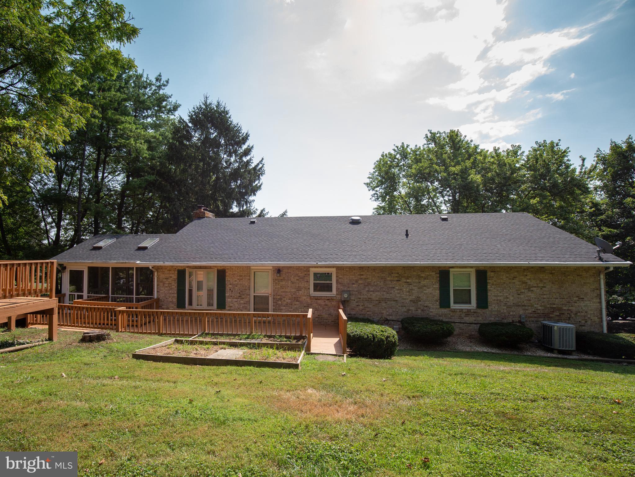 139 Stonebrook Road Winchester, VA 22602 - Photo 8 of 38 Gallery Image 8