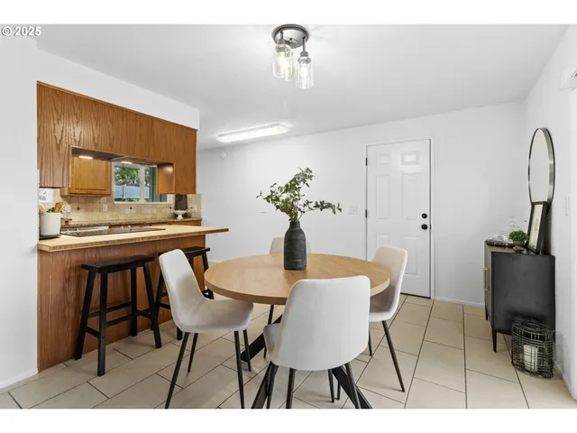 $449,000 | 2133 Jeppesen Acres Road, Eugene, OR 97401