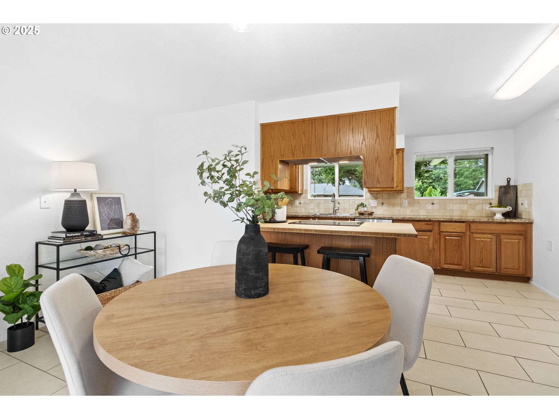 2133 Jeppesen Acres Road Eugene, OR 97401 - Photo 12 of 33 Gallery Image 12