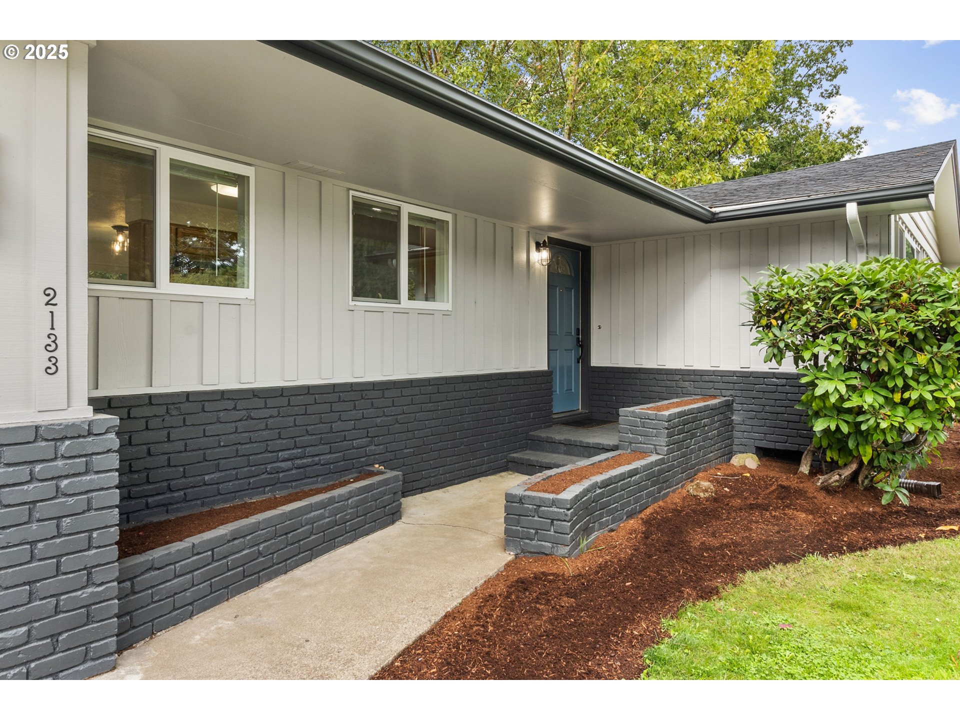 2133 Jeppesen Acres Road Eugene, OR 97401 - Photo 2 of 33 Gallery Image 2