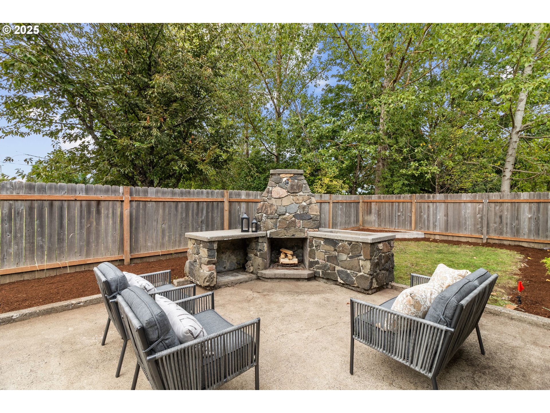 2133 Jeppesen Acres Road Eugene, OR 97401 - Photo 28 of 33 Patio