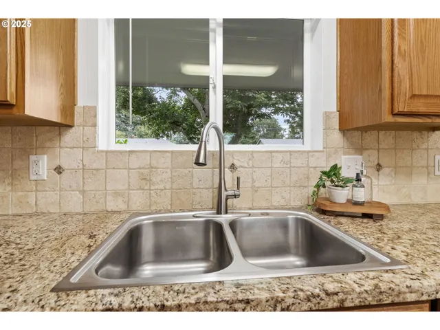 $449,000 | 2133 Jeppesen Acres Road, Eugene, OR 97401