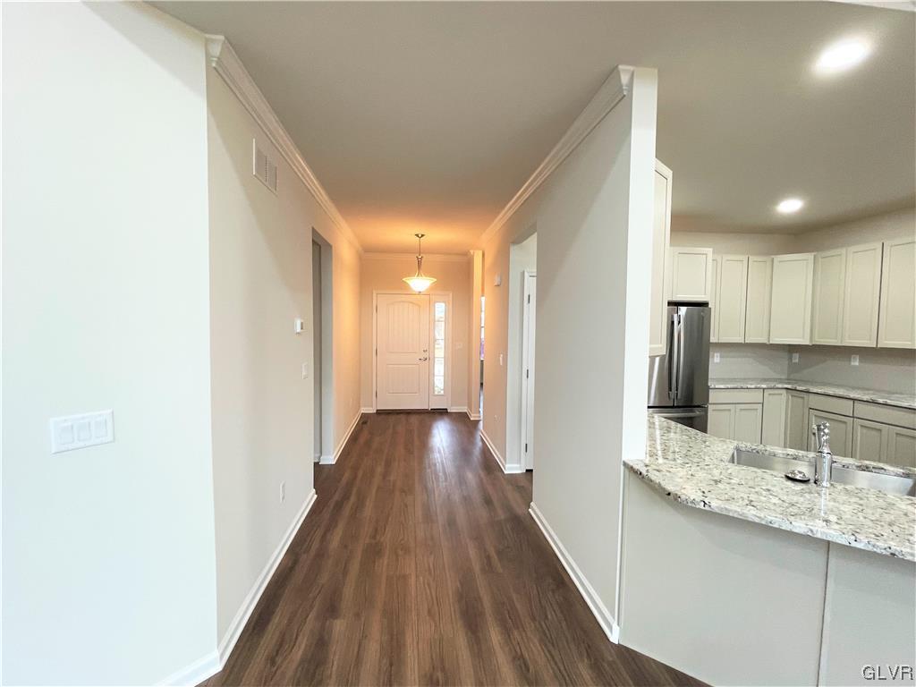 4096 Eveningstar Road, Unit IC 195 Emmaus, PA 18049 - Photo 5 of 14 Foyer