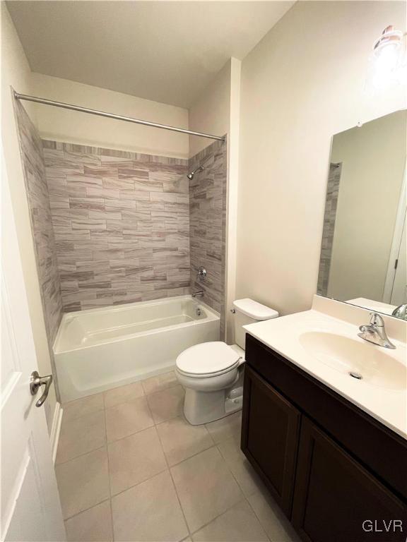 4096 Eveningstar Road, Unit IC 195 Emmaus, PA 18049 - Photo 6 of 14 Hall Bath