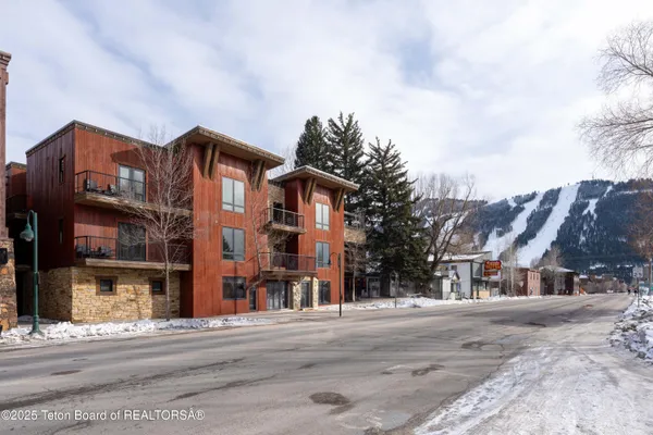 $775,000 | 170 North Millward Street, Unit 306, Jackson, WY 83001