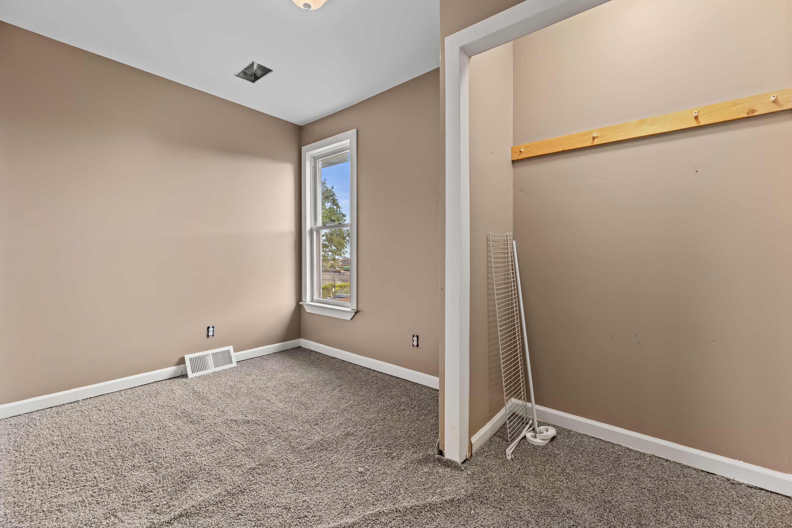 446 North 28th Street, Unit 448 Milwaukee, WI 53208 - Photo 8 of 25 IMG_2157