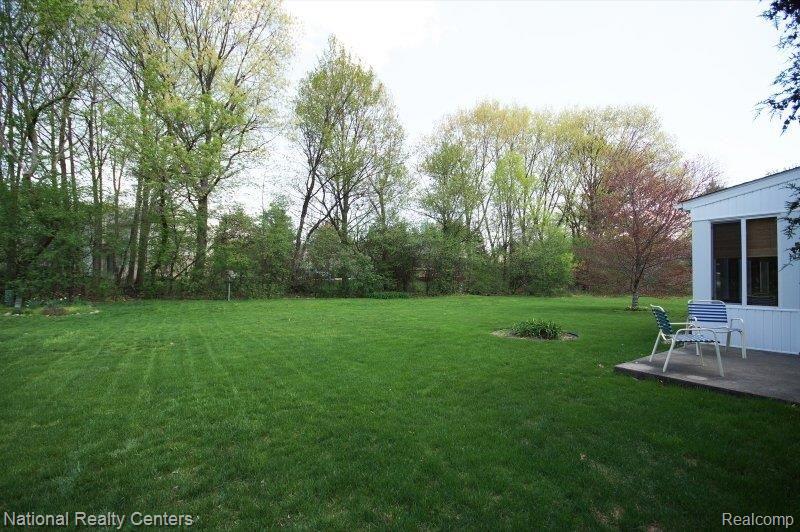 35930 Fredericksburg Road Farmington, MI 48331 - Photo 21 of 22 DSC07250.JPG