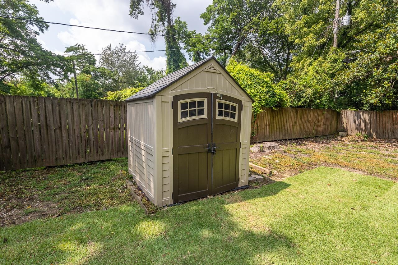 585 Alexander Street Memphis, TN 38111 - Photo 24 of 30 a backyard of a house