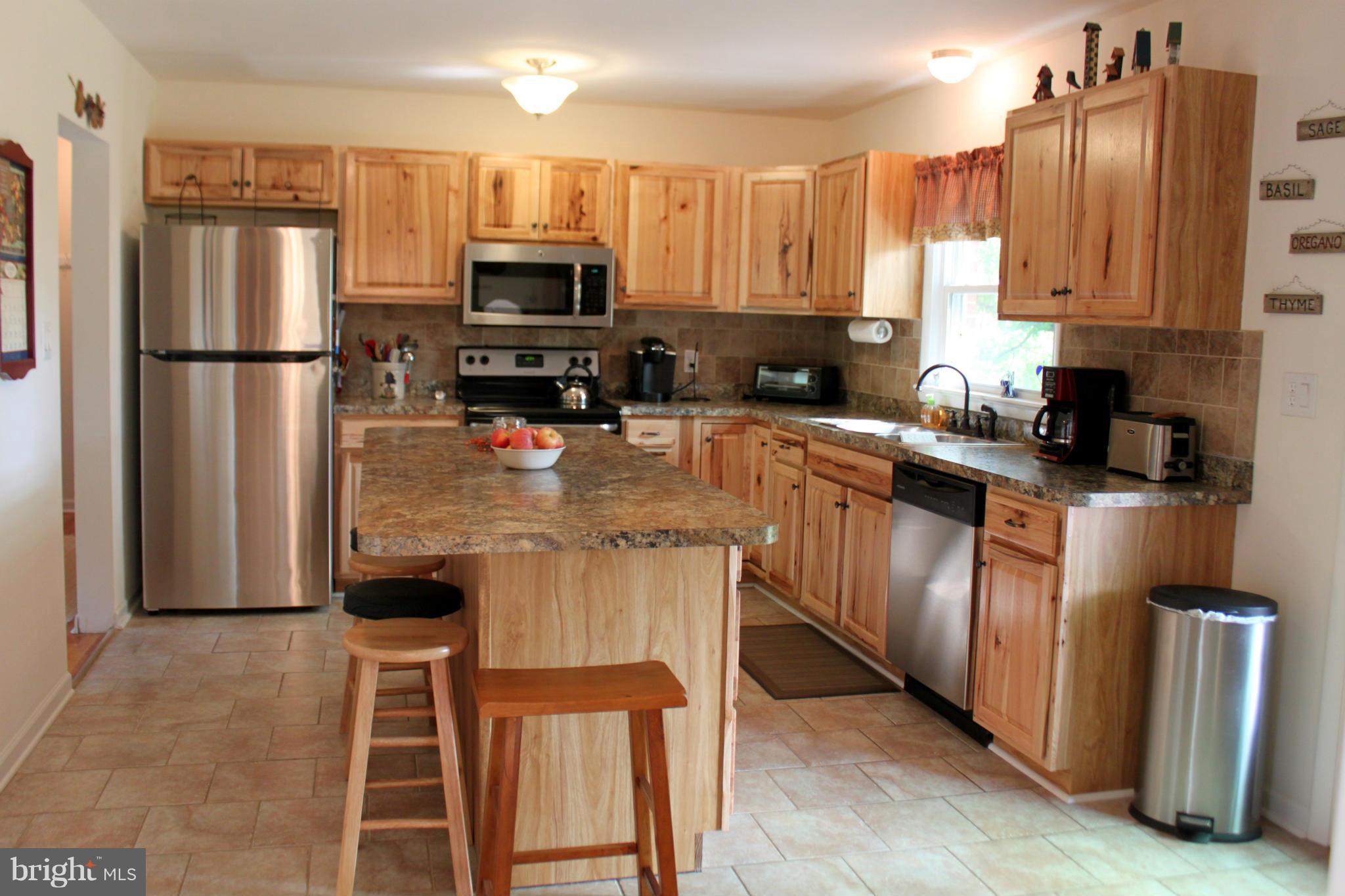 328 Poorhouse Road Winchester, VA 22603 - Photo 2 of 20 Kitchen