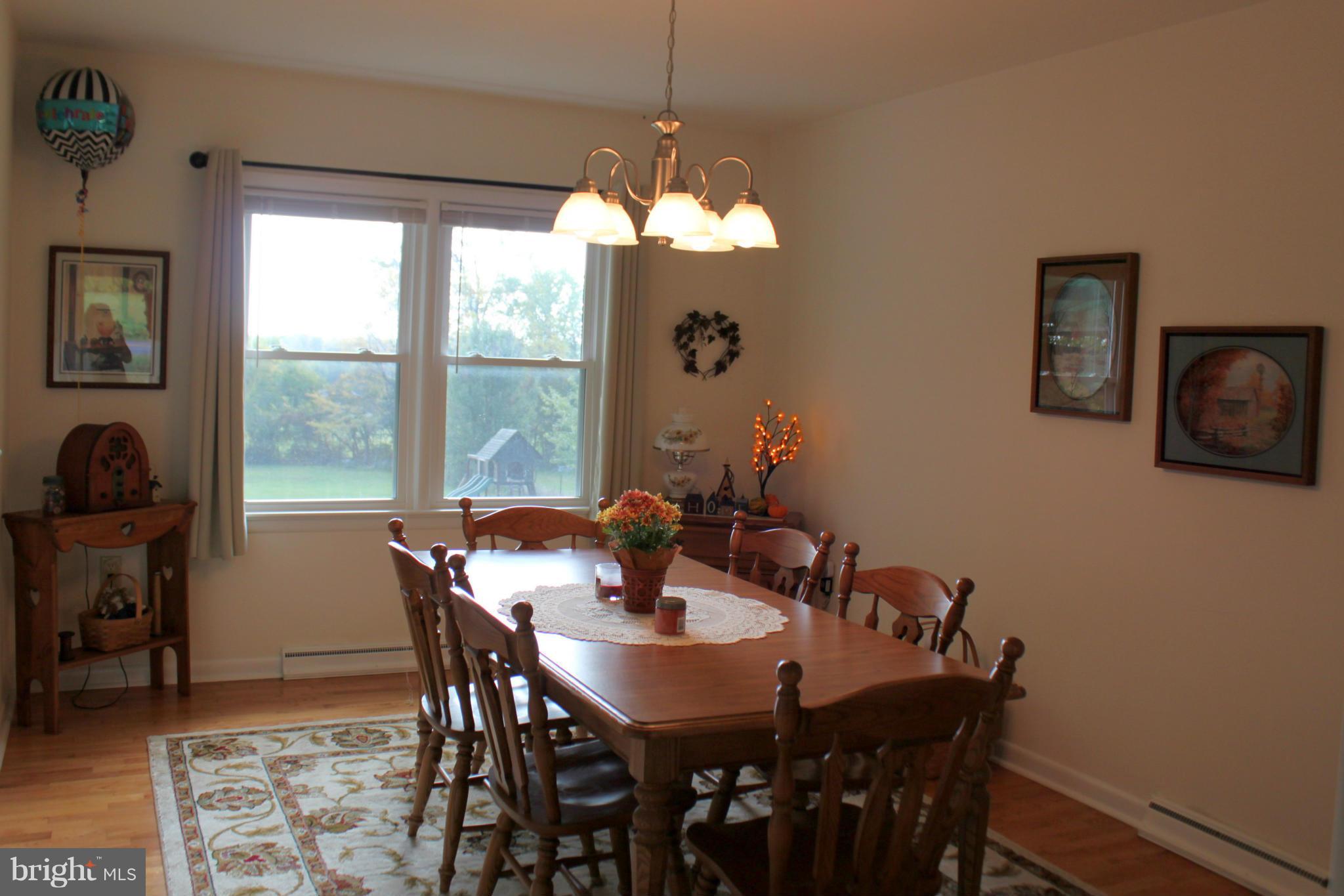 328 Poorhouse Road Winchester, VA 22603 - Photo 4 of 20 Dining Room