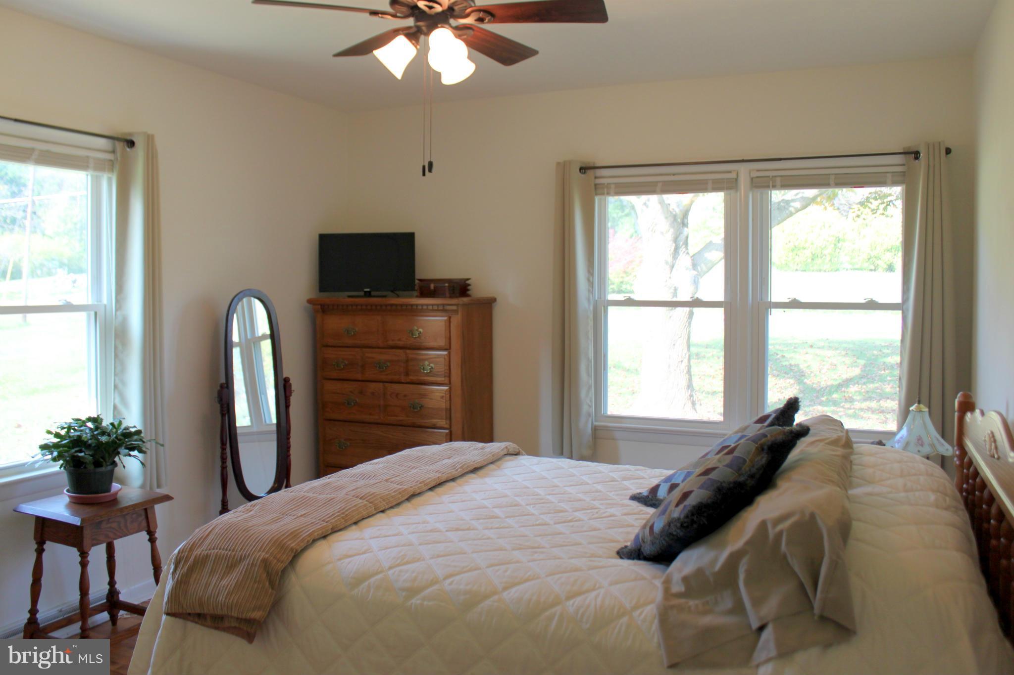 328 Poorhouse Road Winchester, VA 22603 - Photo 10 of 20 Bedroom