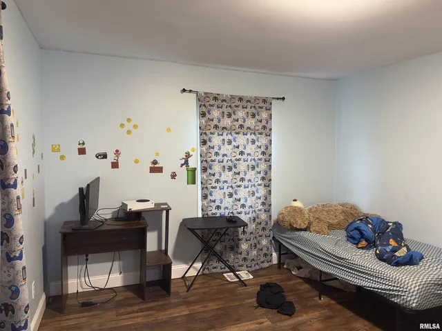 $104,500 | 1417 South Ledford Street, Harrisburg, IL 62946