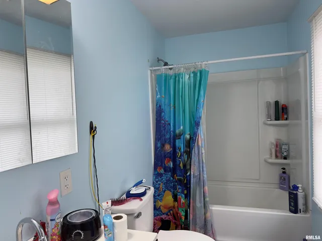 $104,500 | 1417 South Ledford Street, Harrisburg, IL 62946