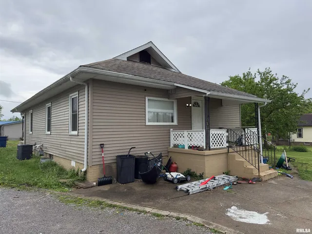 $104,500 | 1417 South Ledford Street, Harrisburg, IL 62946