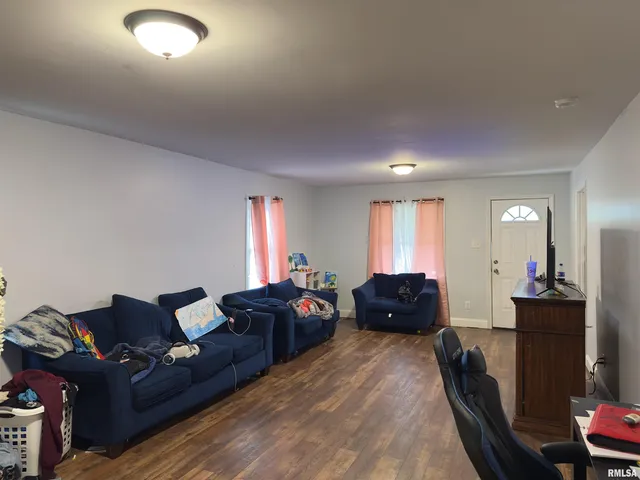 $104,500 | 1417 South Ledford Street, Harrisburg, IL 62946