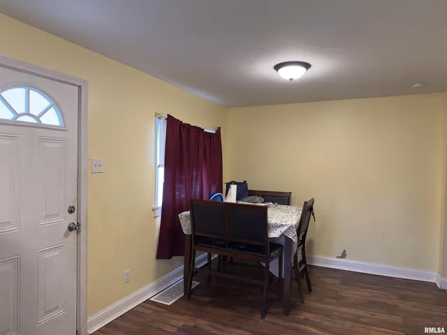 $104,500 | 1417 South Ledford Street, Harrisburg, IL 62946