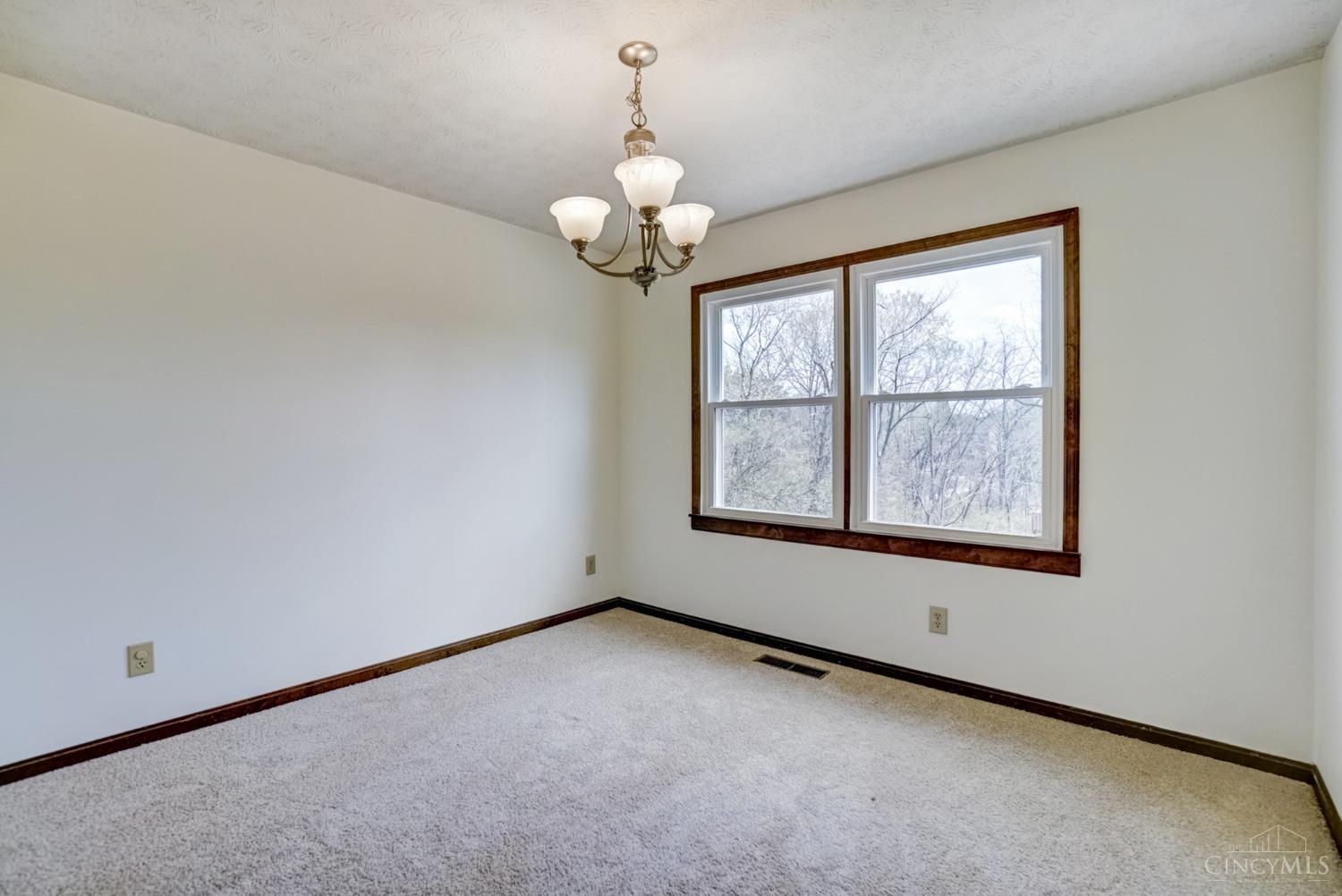 5393 Haft Road Cincinnati, OH 45247 - Photo 14 of 33