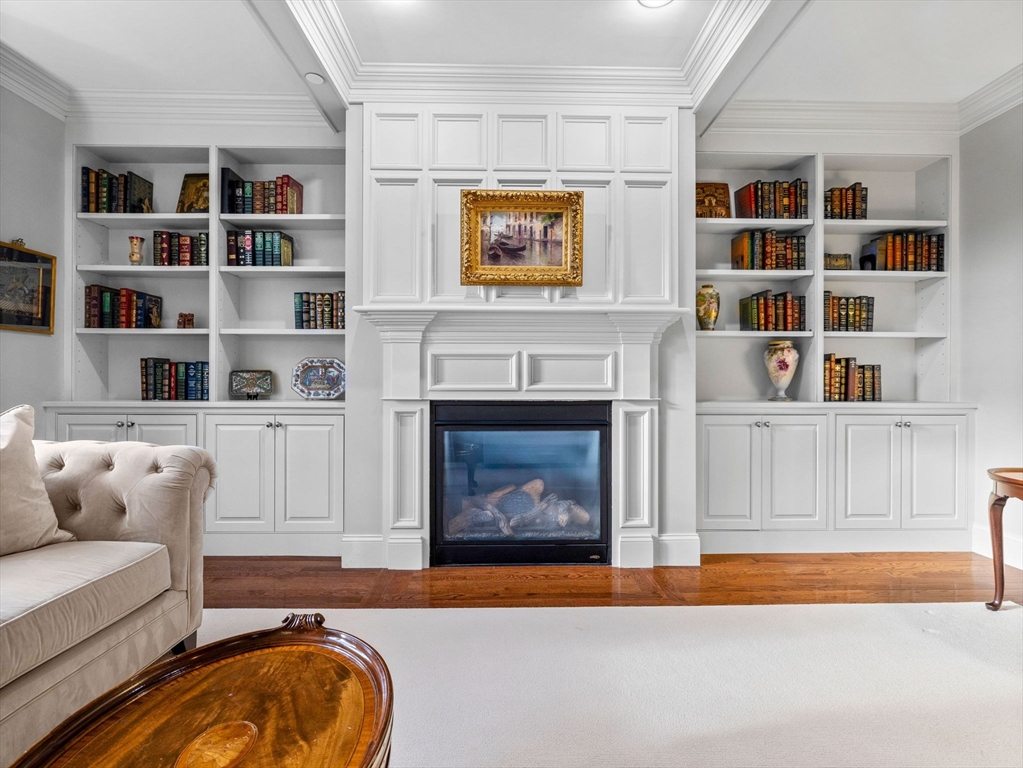 4 Hawthorne Lane, Unit 4 Dover, MA 02030 - Photo 4 of 38