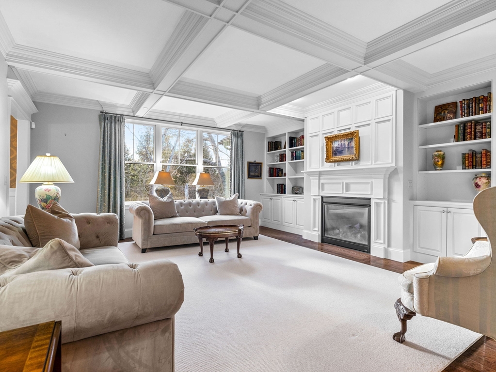 4 Hawthorne Lane, Unit 4 Dover, MA 02030 - Photo 5 of 38