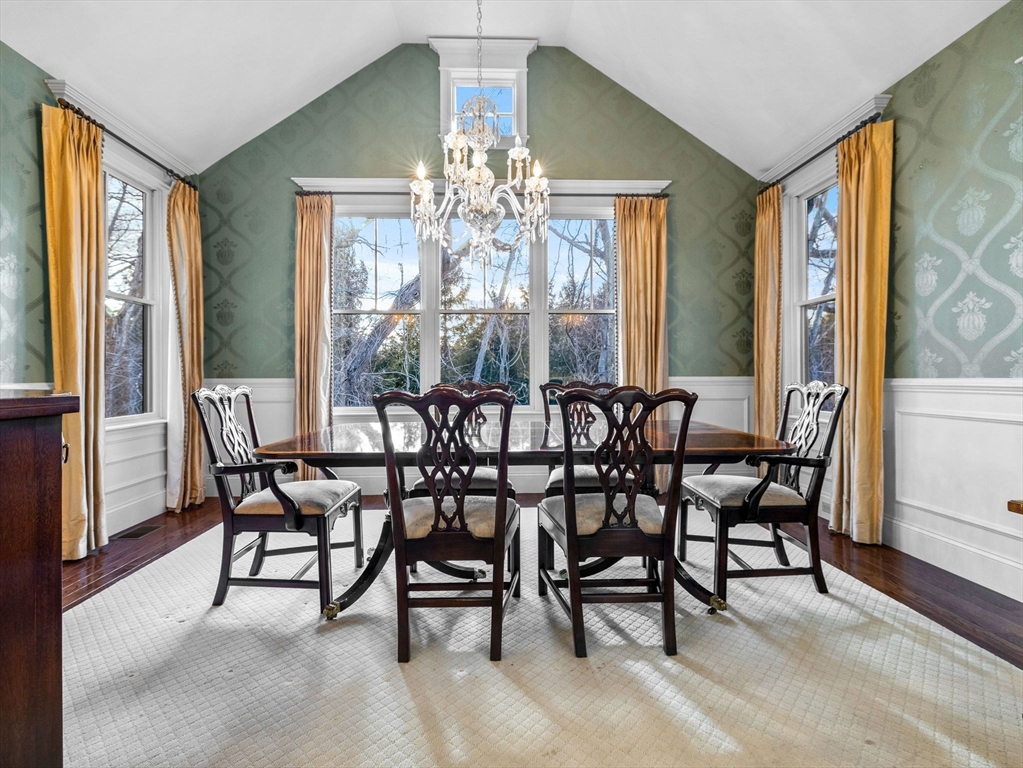 4 Hawthorne Lane, Unit 4 Dover, MA 02030 - Photo 6 of 38