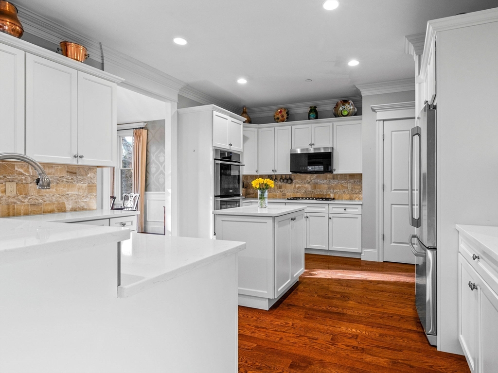 4 Hawthorne Lane, Unit 4 Dover, MA 02030 - Photo 8 of 38