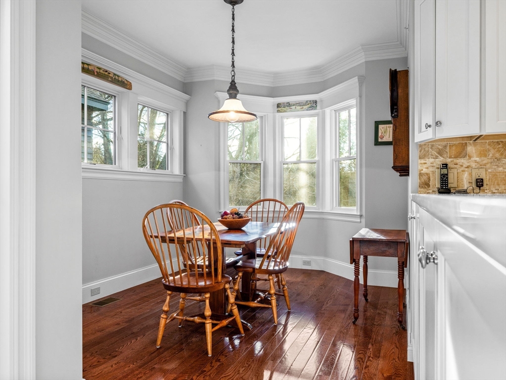 4 Hawthorne Lane, Unit 4 Dover, MA 02030 - Photo 10 of 38