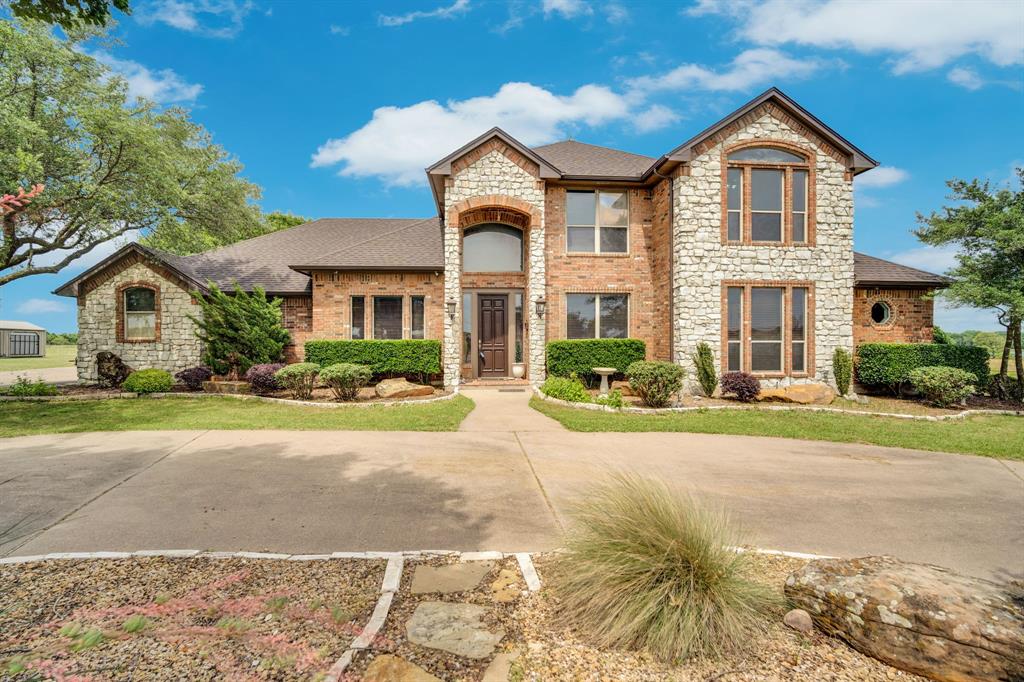 241 Cody Road Ennis, TX 75119 - Photo 2 of 40