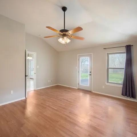 $2,100 | 108 Halawa Court, Bastrop, TX 78602