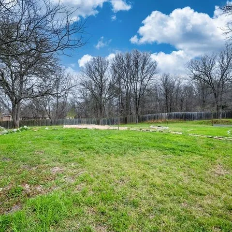 $2,100 | 108 Halawa Court, Bastrop, TX 78602