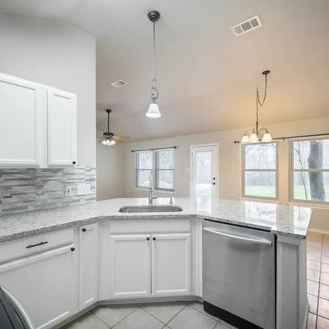 $2,100 | 108 Halawa Court, Bastrop, TX 78602