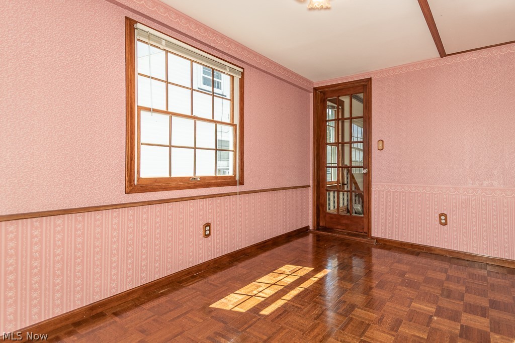 17709 Crestland Road Cleveland, OH 44119 - Photo 40 of 42 Bedroom 3