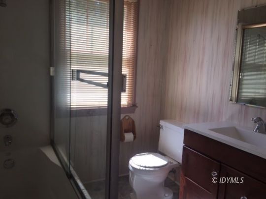 25215 Lodge Road Idyllwild, CA 92549 - Photo 15 of 19 FULL BATH