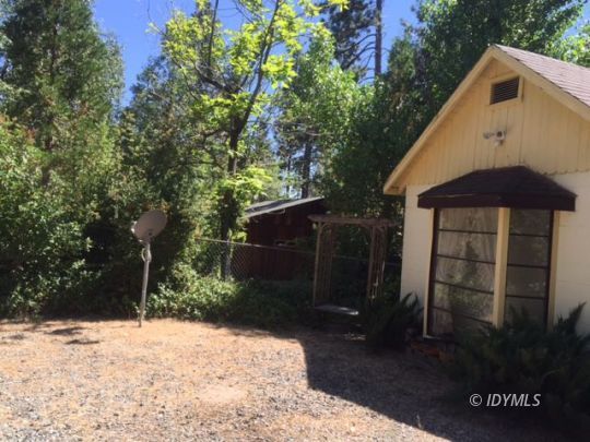 25215 Lodge Road Idyllwild, CA 92549 - Photo 9 of 19 FRONT