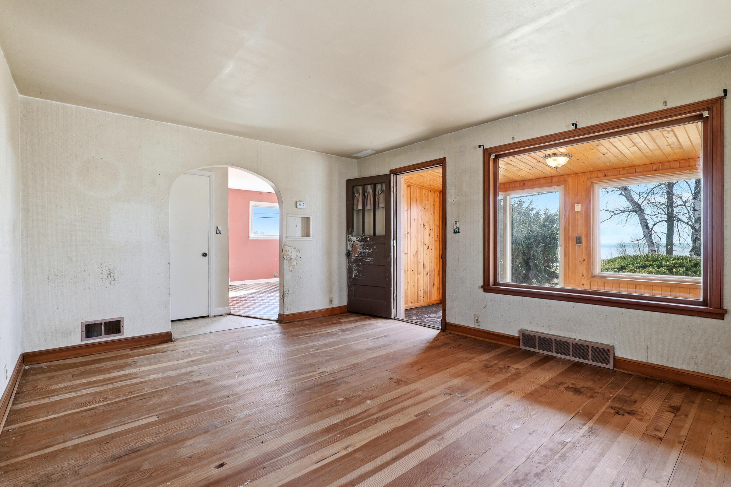 3240 Memorial Drive Two Rivers, WI 54241 - Photo 12 of 29 3240_Memorial_Drive_Two_Rivers_013