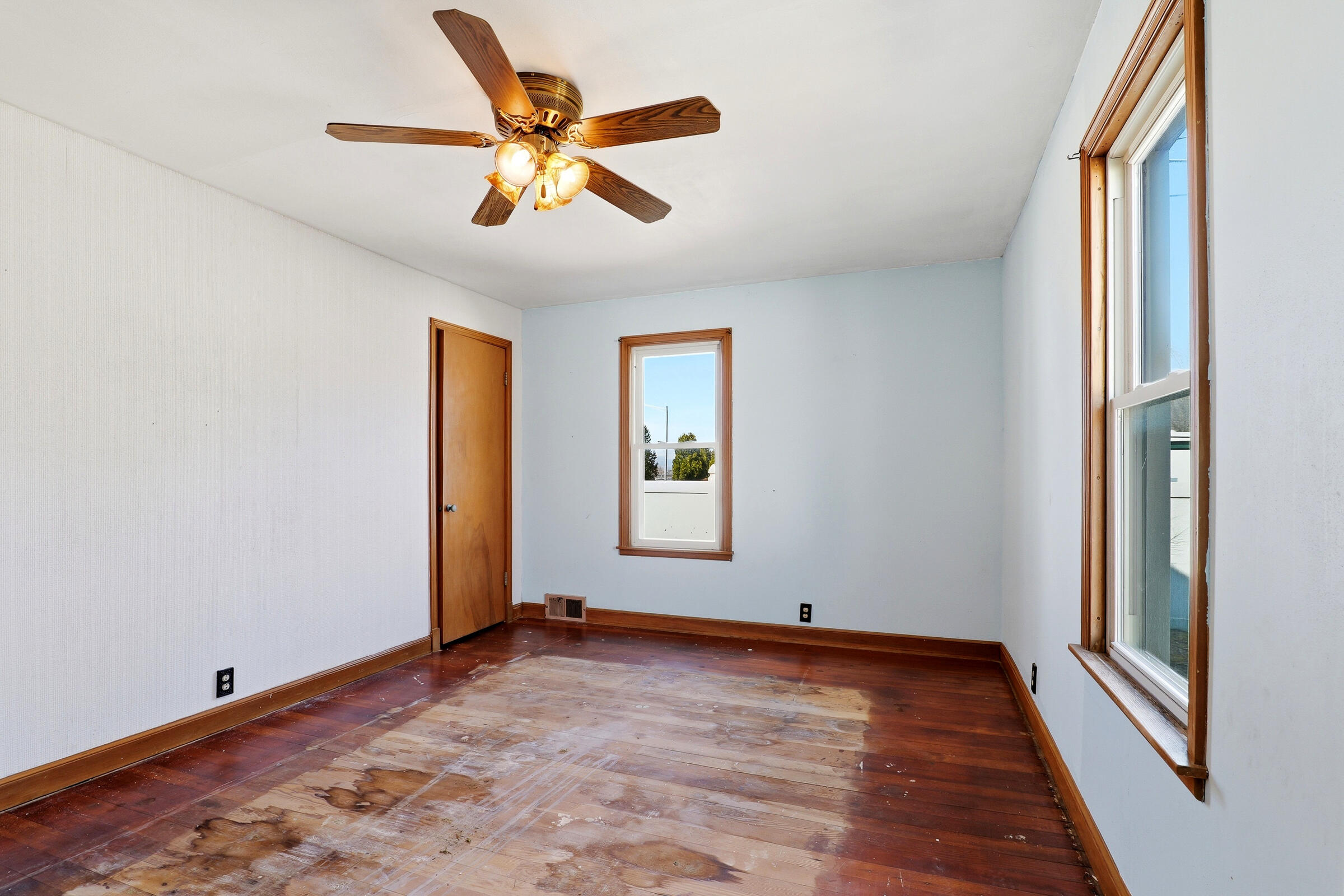 3240 Memorial Drive Two Rivers, WI 54241 - Photo 18 of 29 3240_Memorial_Drive_Two_Rivers_019