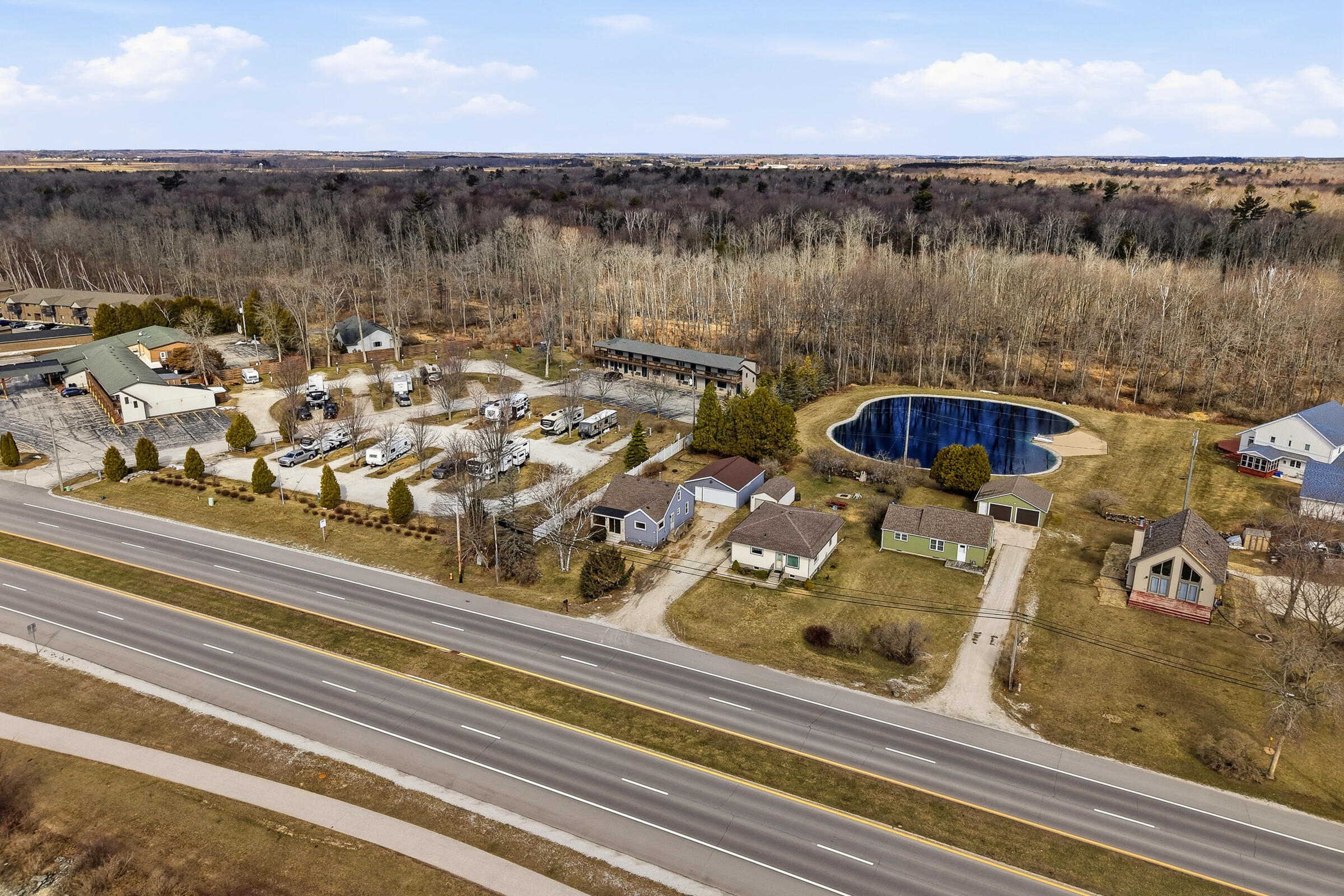 3240 Memorial Drive Two Rivers, WI 54241 - Photo 5 of 29 3240_Memorial_Drive_Two_Rivers_003