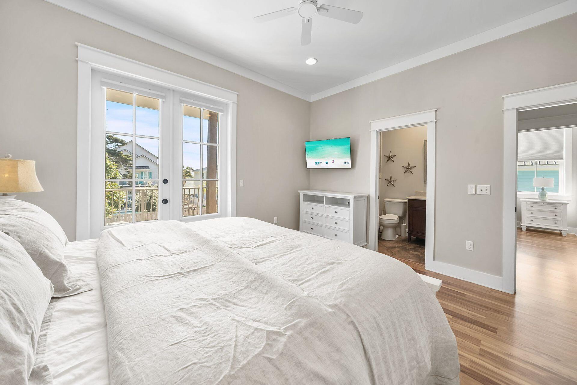 85 Cobia Street Destin, FL 32541 - Photo 30 of 59 32-primary-king-suite-destin-beach-house