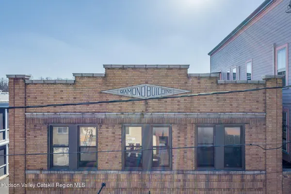 a picture of a building with windows