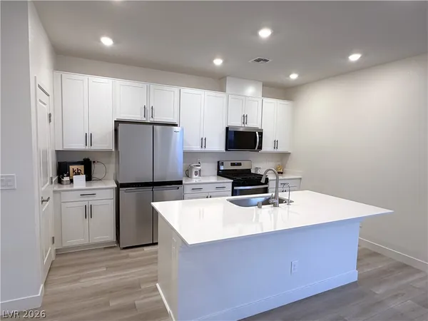 $2,500 | 4212 Zilker Pk Avenue, North Las Vegas, NV 89081