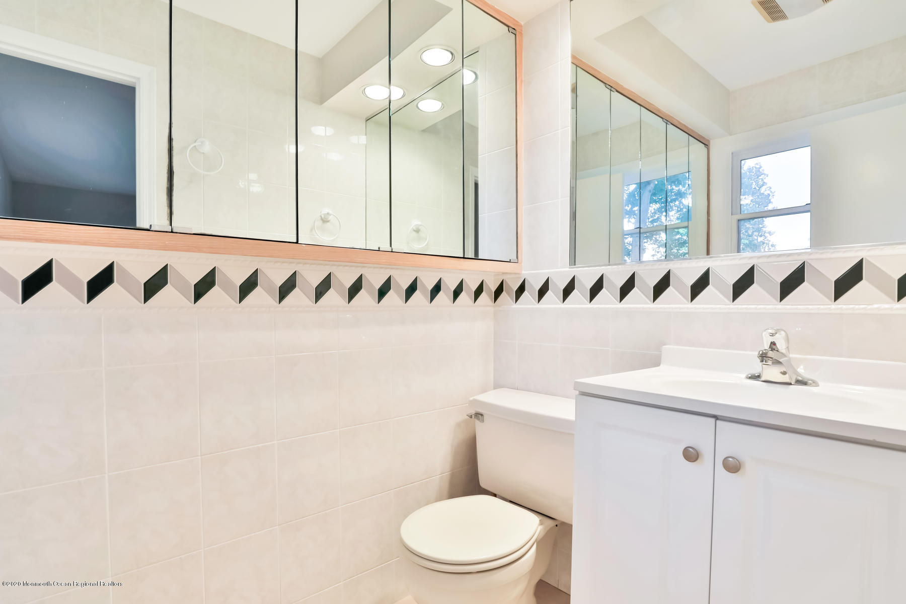 117 Yeoman Road Manahawkin, NJ 08050 - Photo 12 of 28 117 Yeoman Rd Stafford-018-028-4M3A4422-