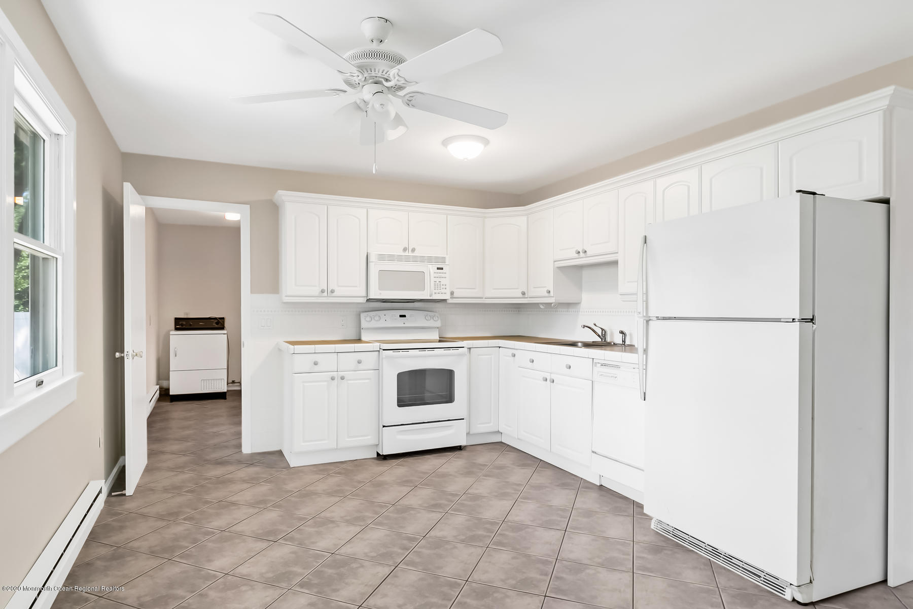 117 Yeoman Road Manahawkin, NJ 08050 - Photo 7 of 28 117 Yeoman Rd Stafford-012-001-4M3A4365-