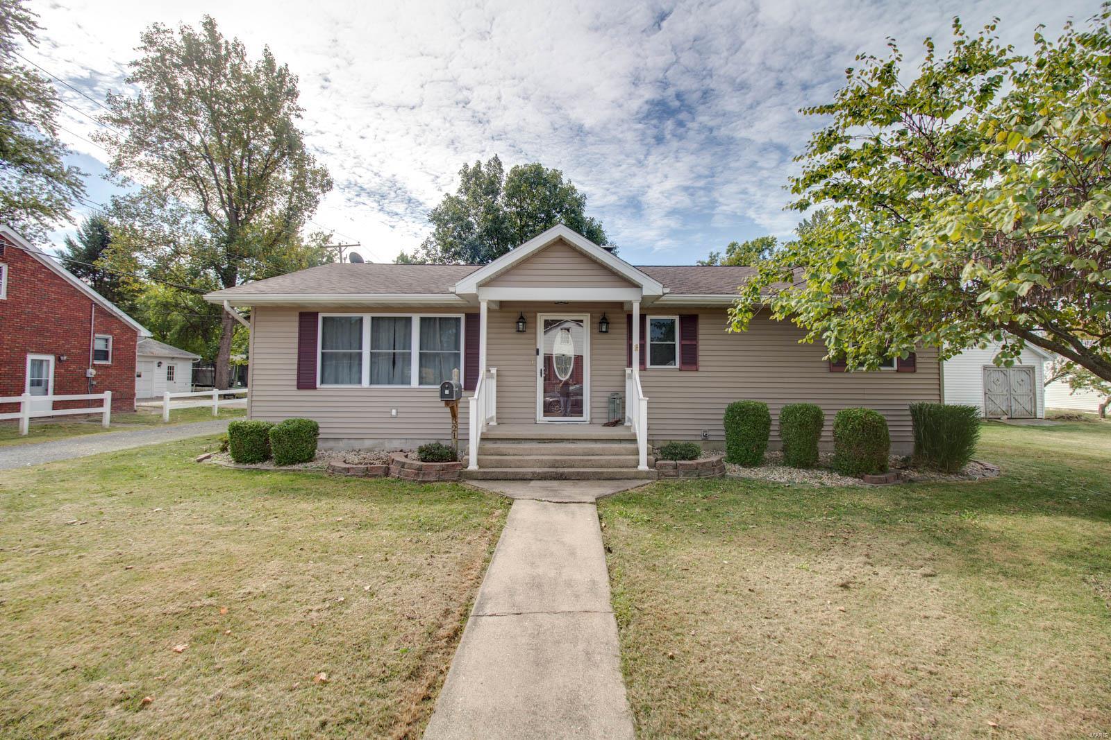 321 Locust Carrollton, IL 62016 - Photo 1 of 37 Gallery Image 1
