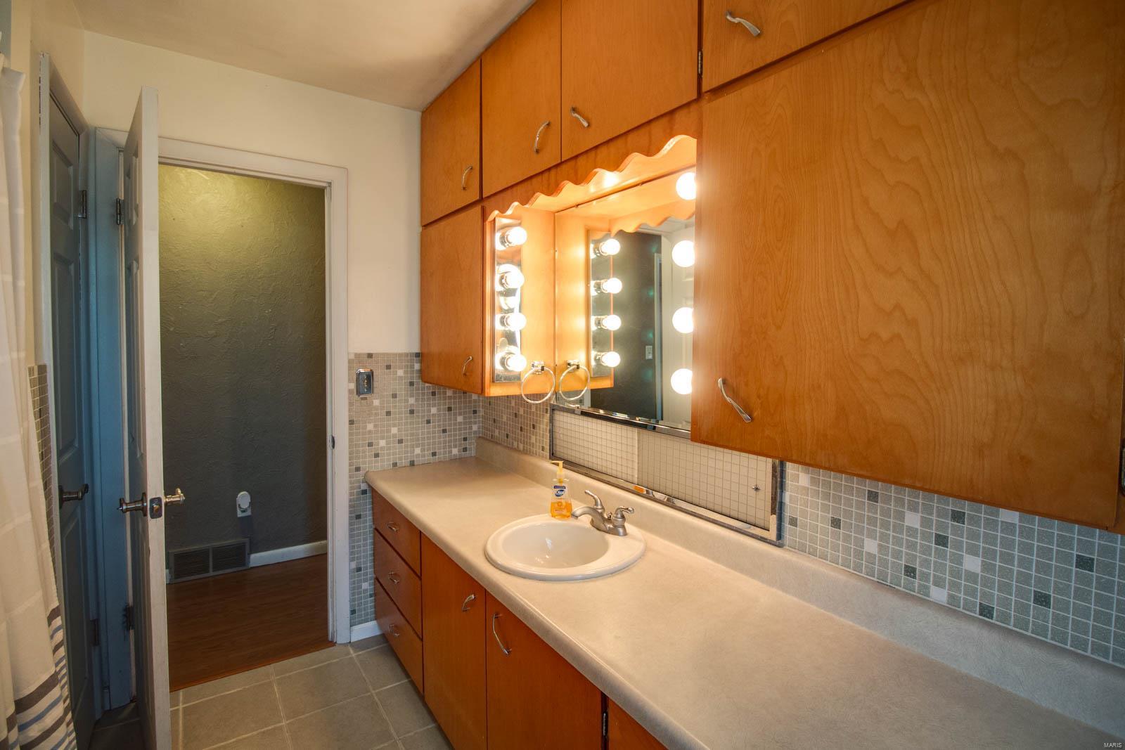 321 Locust Carrollton, IL 62016 - Photo 12 of 37 Gallery Image 12