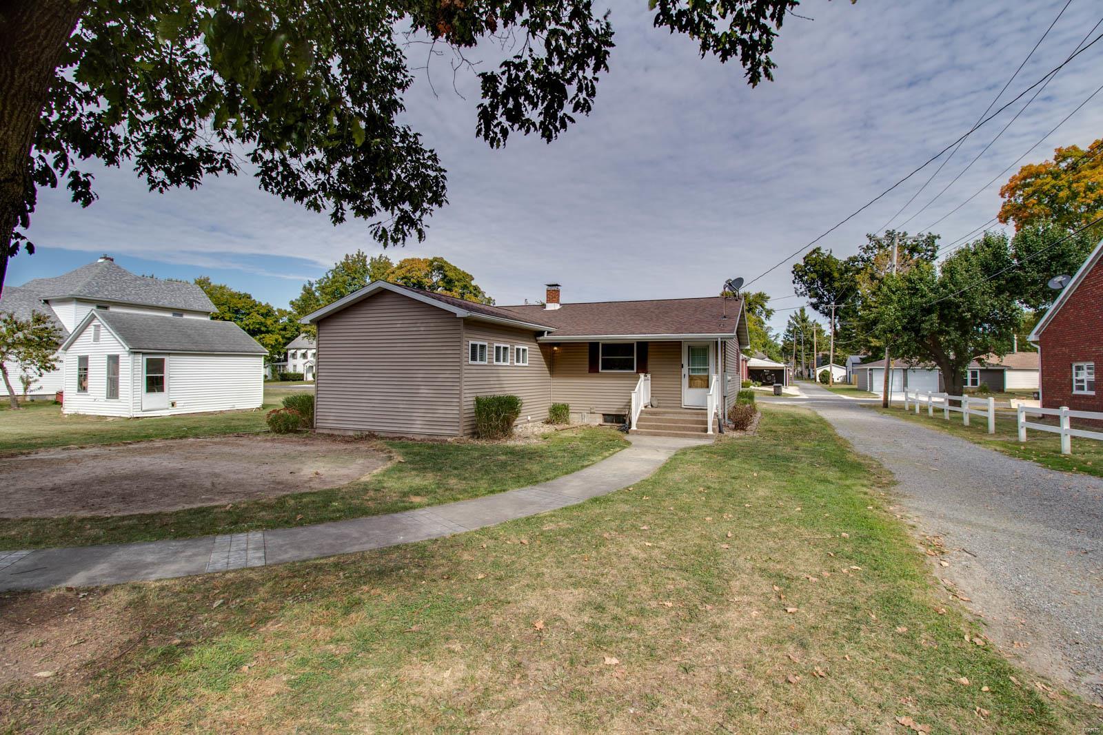 321 Locust Carrollton, IL 62016 - Photo 30 of 37 Gallery Image 30