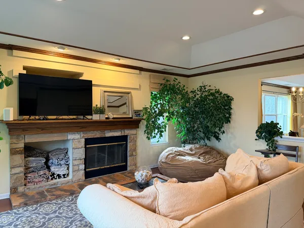 $3,750 | 1804 Crenshaw Circle, Vernon Hills, IL 60061